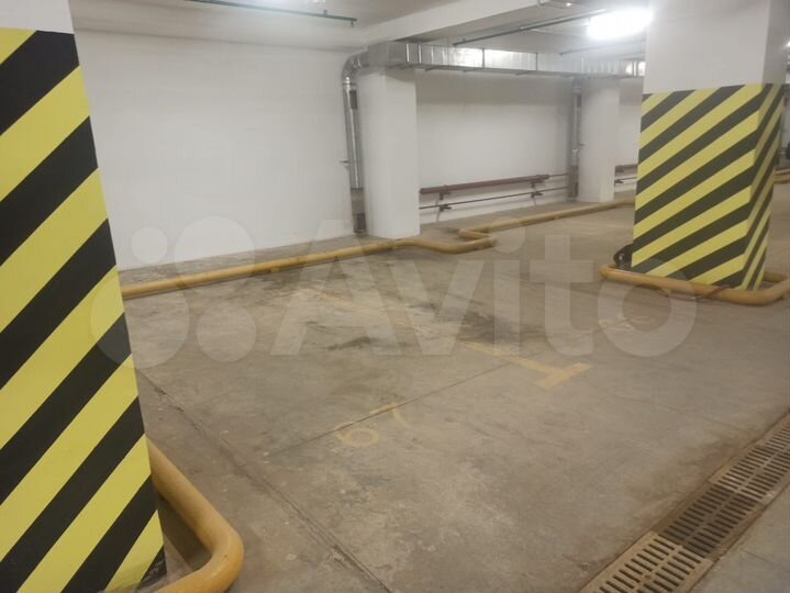 Машиноместо, 15 м²