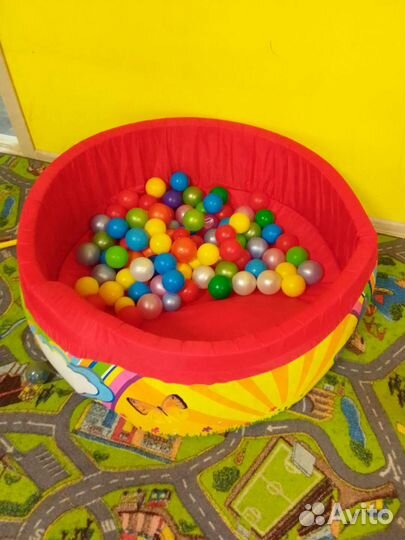 Бассейн с шариками