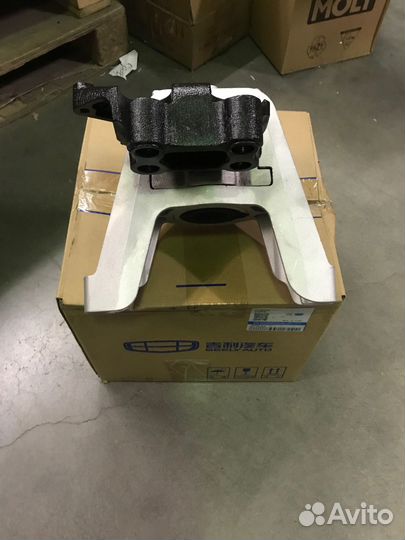 Опора двигателя правая SX11 1077062400