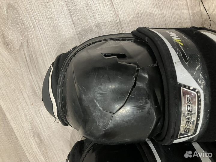 Щитки хоккейные 15