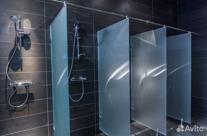 Стеклянные перегородки в душевую на заказ