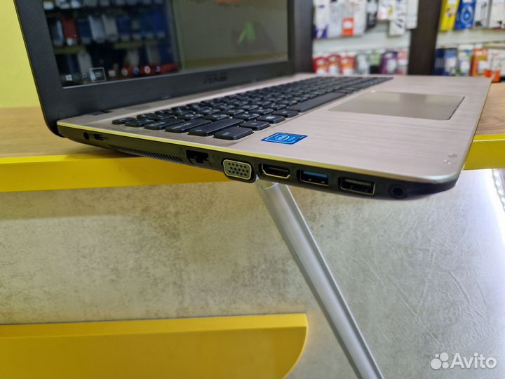 Ноутбук Asus D541S