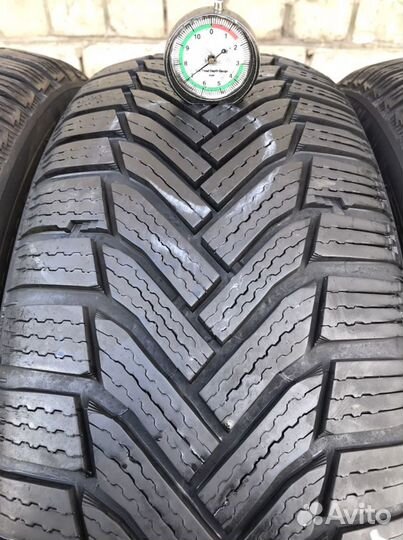 Michelin Alpin 6 215/55 R17 98V