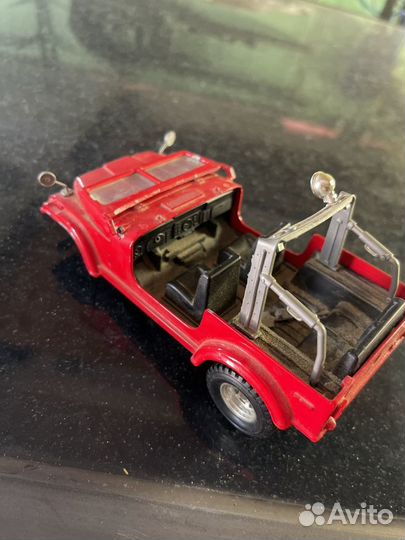 Jeep cj7 1/24 burago italy