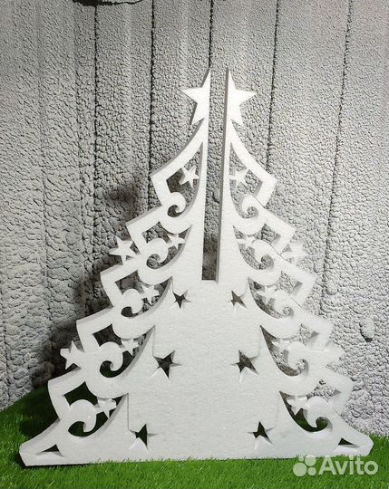 Елочка, олени, снегурочки из пенопласта