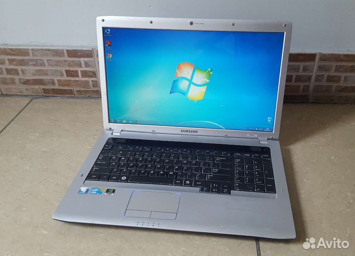 Ноутбук Samsung i5