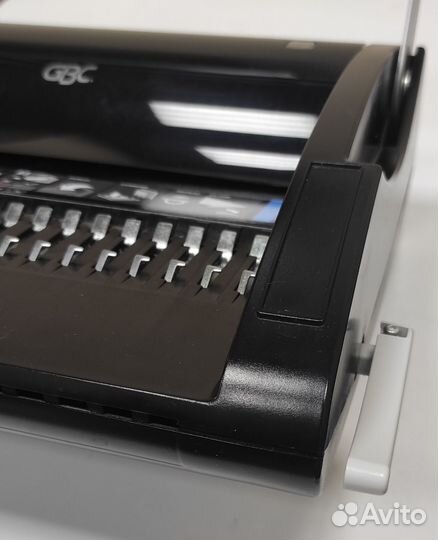 Брошюровщик GBC 200