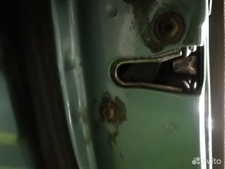 Замок двери задней левой Land Rover Freelander 1