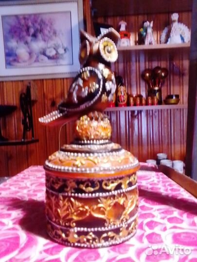 Шкатулка резная деревянная 