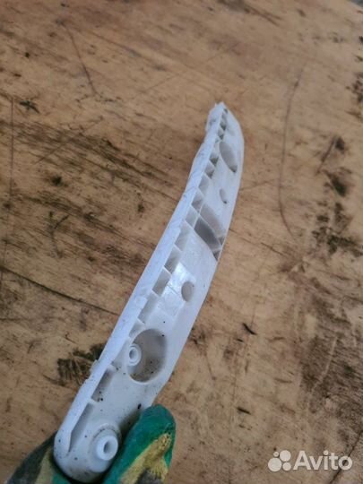 Крепление бампера заднее левое Nissan Juke F15