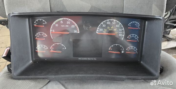 Панель приборов спидометр (10 приборов) volvo VNL 22261636 б/у MPH/KM (20252)