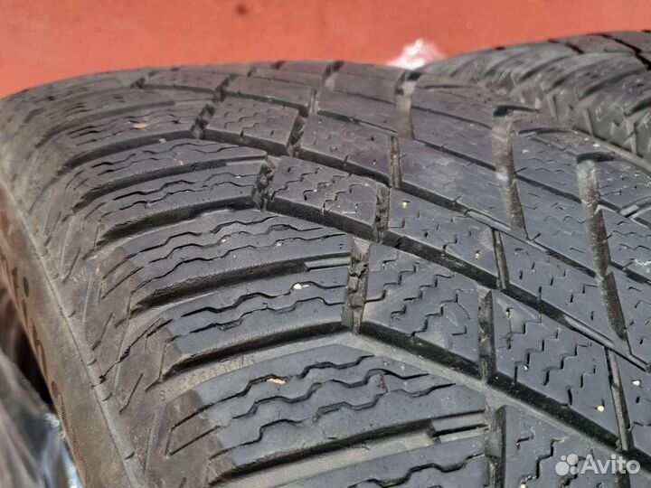 Continental ContiVikingContact 7 235/55 R18 104T