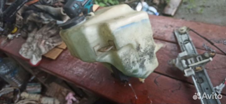 Бачок омывателя Toyota Carina E