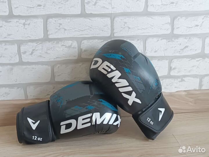 Боксёрские перчатки Demix