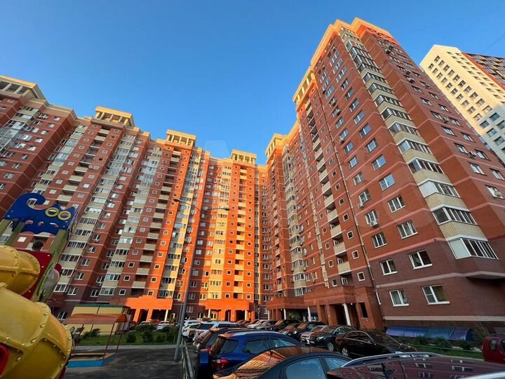 2-к. квартира, 63,2 м², 8/17 эт.