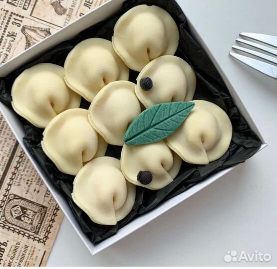 Мужские букеты из пельменей / шоколадный подарок