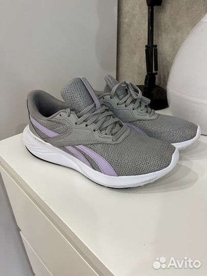 Кроссовки reebok женские 38,5