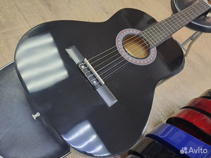 Гитара классическая чёрная