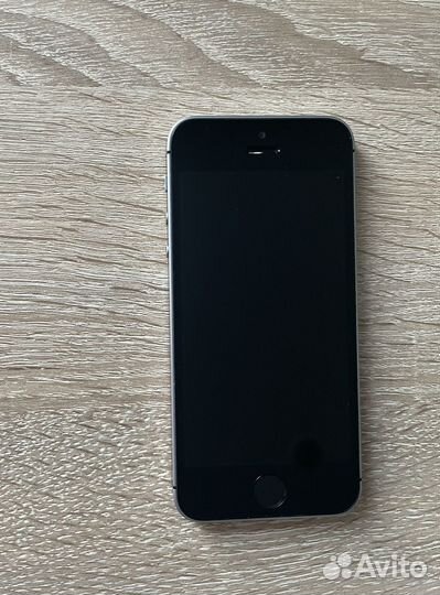 iPhone SE, 32 ГБ
