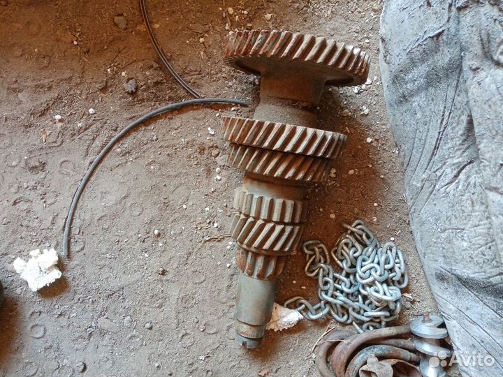 Вторичный вал кпп ЗИЛ