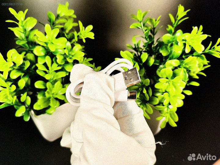 Светильник и колонка для зарядки устройств