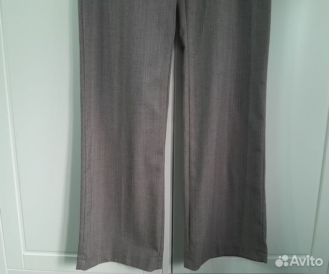 Брюки классические бежевые с полоской. Motivi. 44