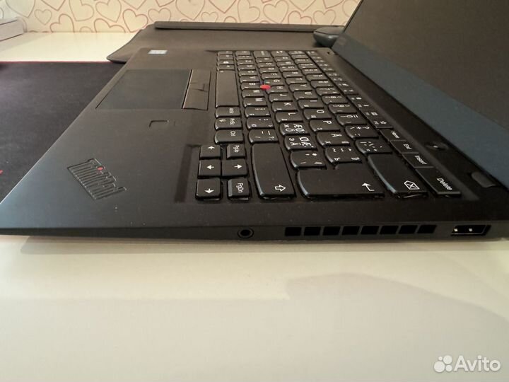 Ультрабук Lenovo ThinkPad X1 Carbon 6th gen