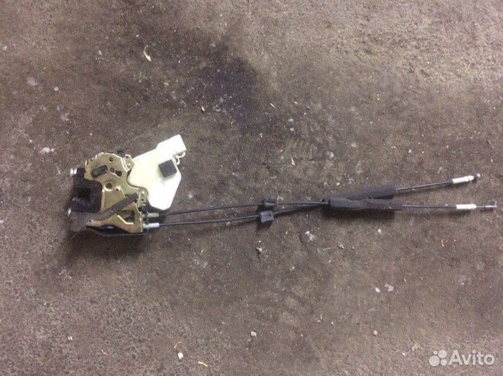 Замок двери задний правый Infiniti G V35 2002-2007