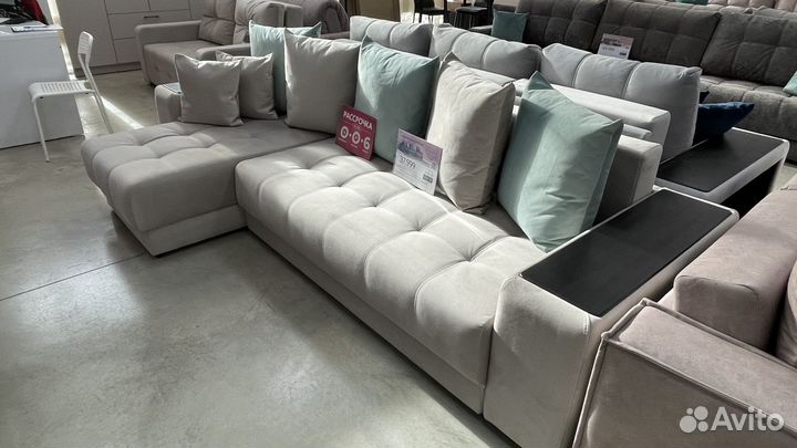 Большой угловой диван