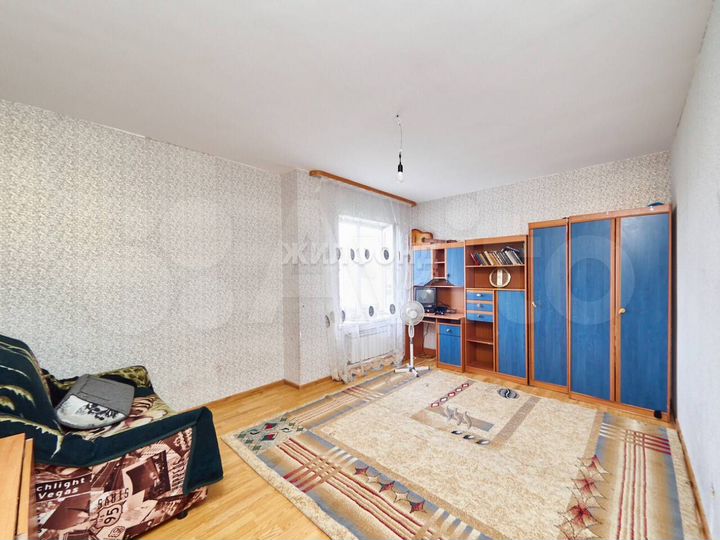 Дом 215,4 м² на участке 4 сот.