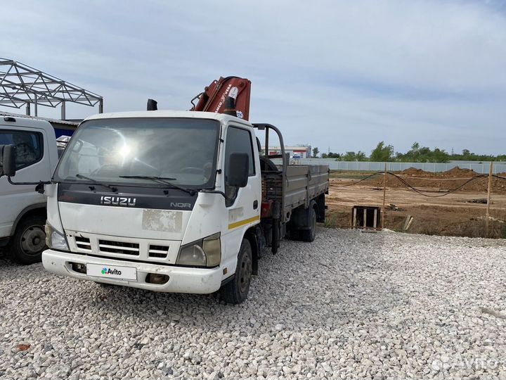 Isuzu NQR71 с КМУ, 2007