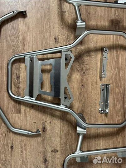 Крепление кофра центрального