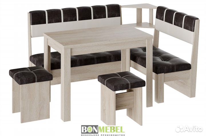 Кухонный уголок со столом и стульями