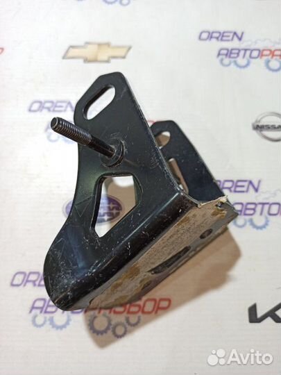 Кронштейн опоры двигателя Toyota Corolla 2006-2012