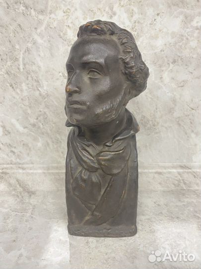 Бюст Пушкина