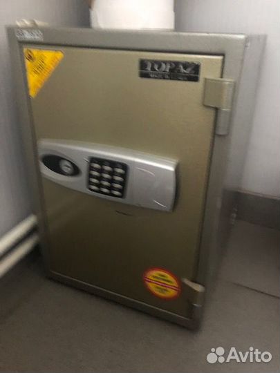 Сейф металлический