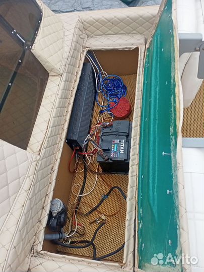 Пластиковая лодка Молния