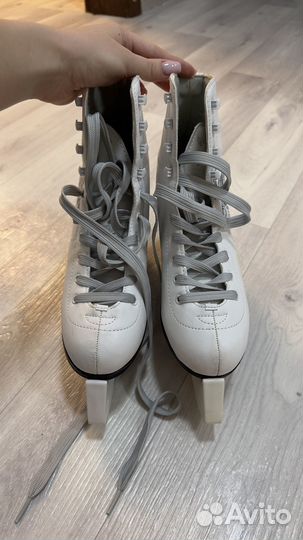 Коньки фигурные женские Nordway Sofia