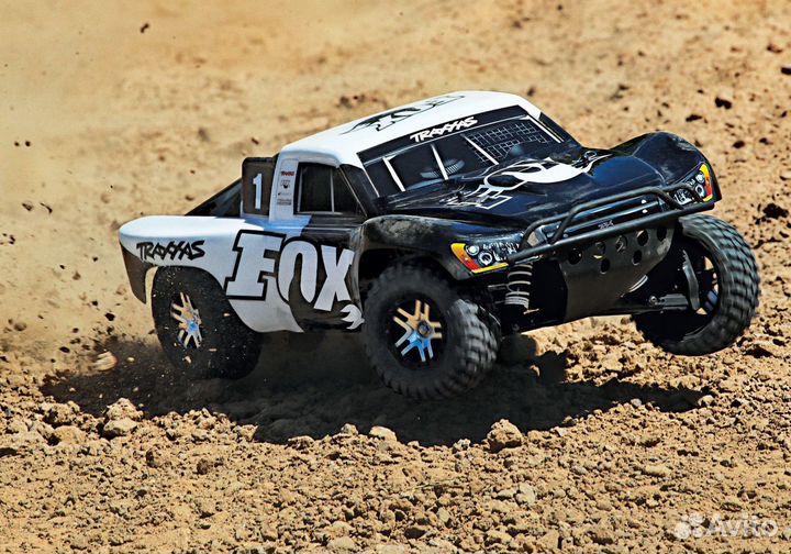 Traxxsas slash 4x4 vxl