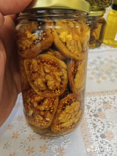 Мед с орехами