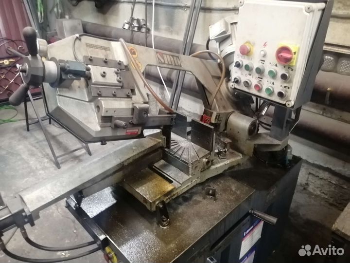 Резка металла на ленточной пиле