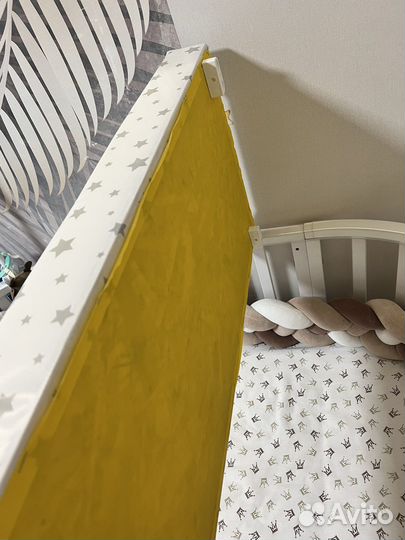 Пеленальная доска на кроватку