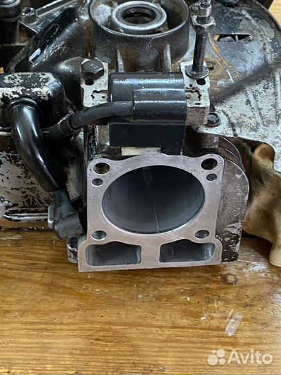 Двигатель briggs stratton 750 от Husqvarna R152SV