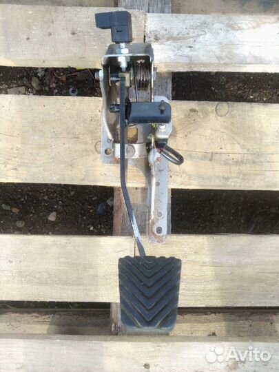 Педаль сцепления Hyundai Solaris седан 1.6 2014