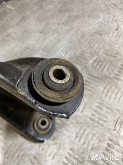 Рычаг передний правый Renault Logan, I рест