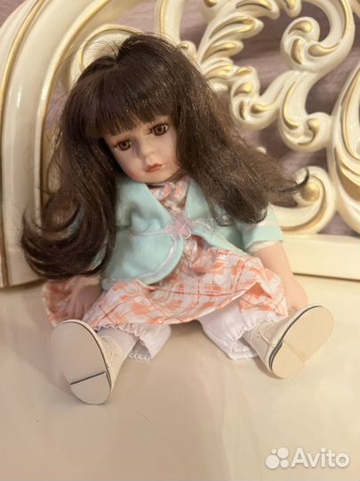 Кукла фарфоровая коллекционная