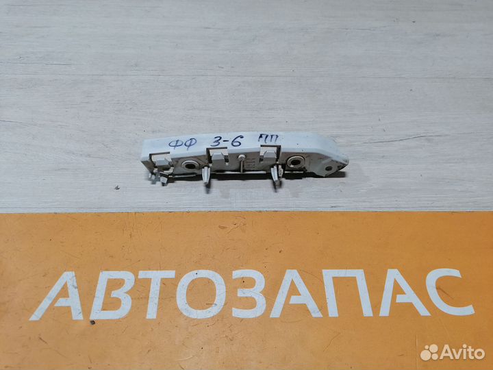 Крепление переднего бампера правое Ford Focus 3