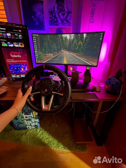Руль игровой с педалями hori Racing Wheel apex