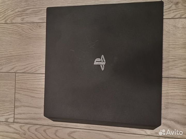 Продам ps 4 pro с дисками в подарок