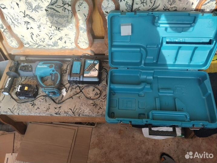 Аккумуляторный перфоратор makita